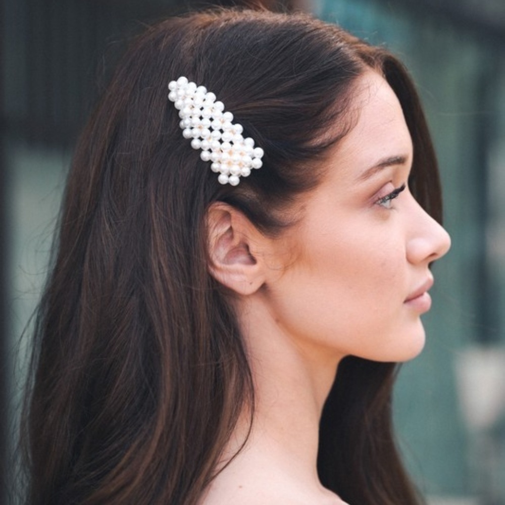 2 HAIR CLIPS